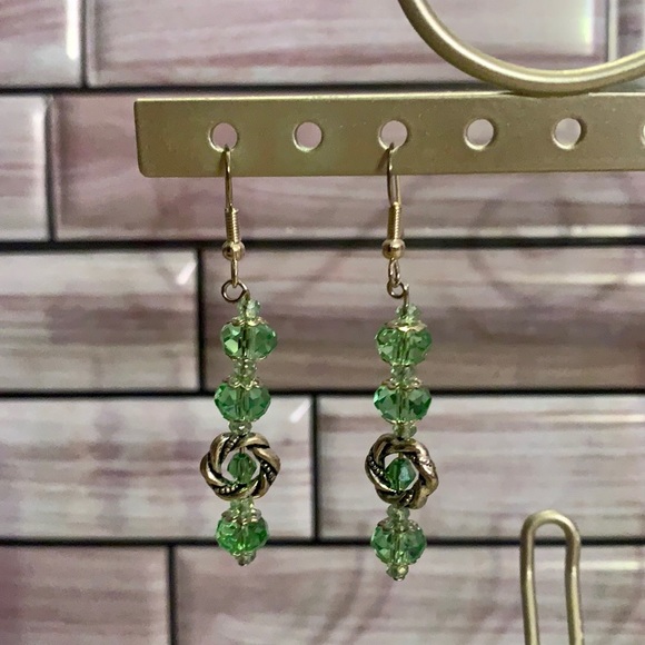 Unknown Jewelry - Green & Silver Beaded Earrings